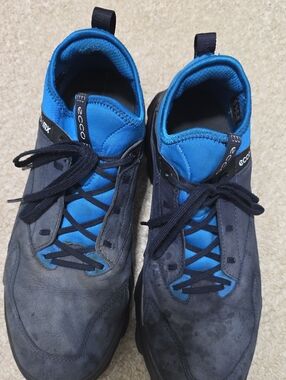 Ecco Men's Blue and Navy Lace-Up Sneakers